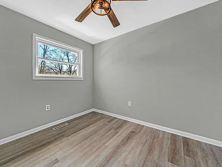 1718 Jerome St SE #1718 — Photo 3