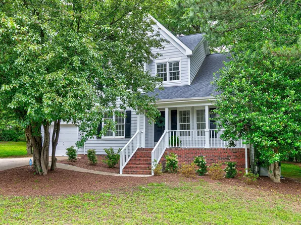 105 Halleys Ct, Morrisville, NC 27560