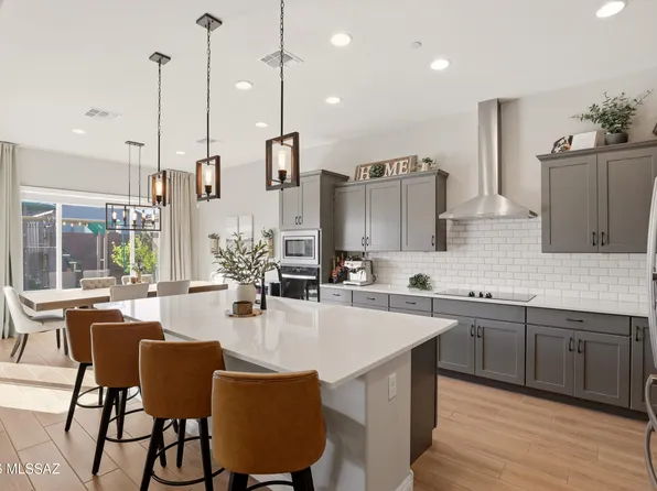 10937 N Ledge Stone Dr, Oro Valley, AZ 85742