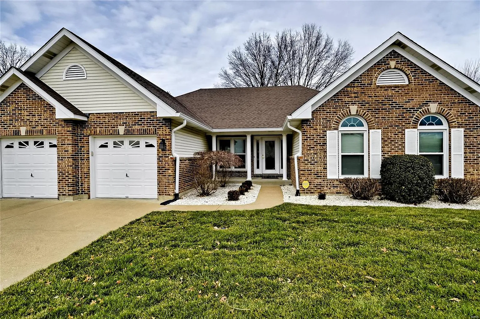 12421 Courtyard Lake Dr photo 1