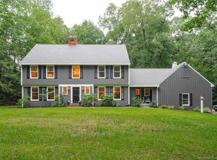 129 Stagecoach Rd, Avon, CT 06001