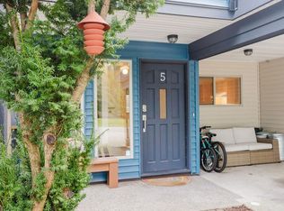 623 Farnham Rd #5, Gibsons, BC V0N1V8