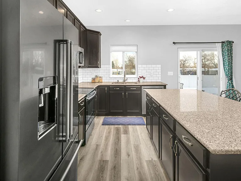 472 Tahoe Dr — Photo 6