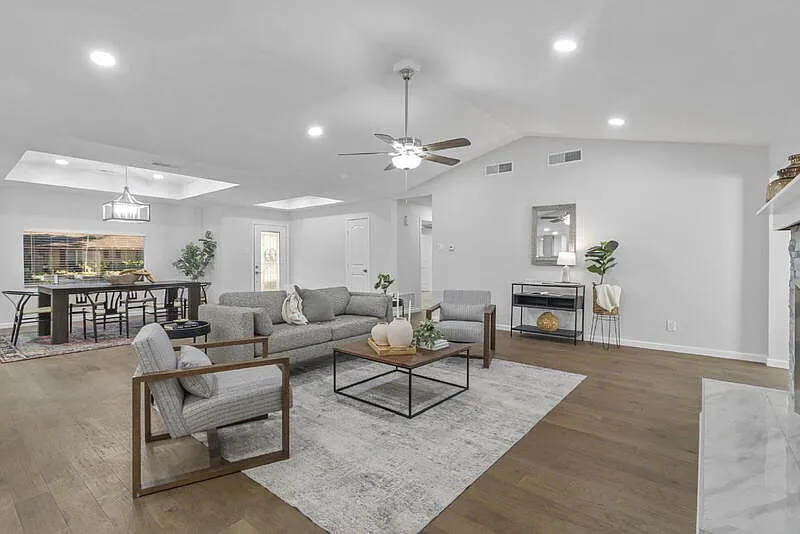 4 bed, 2.5 bath, 2793 sqft, $4,125 — Photo 3