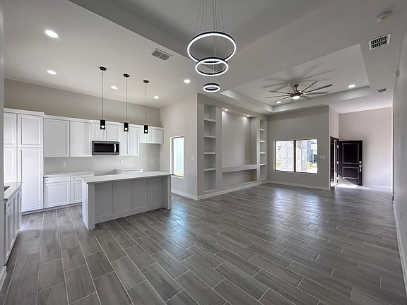 3rd image of 1707 Fresnillo Dr