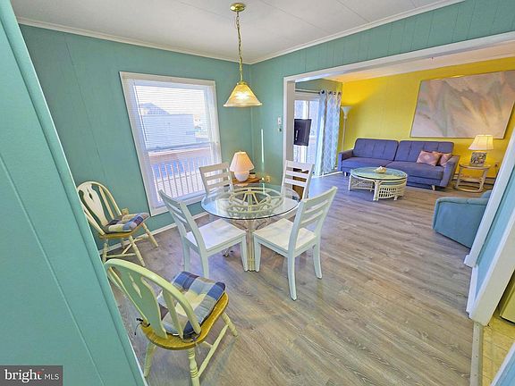5th image of 2628 Gull Way #202A