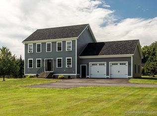 6 Barnyard Dr, North Yarmouth, ME 04097