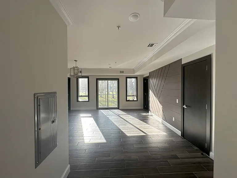 186-188 Kensington Ave #4A — Photo 8