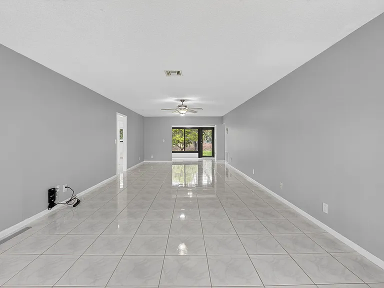 4944 Equestrian Cir #A — Photo 5