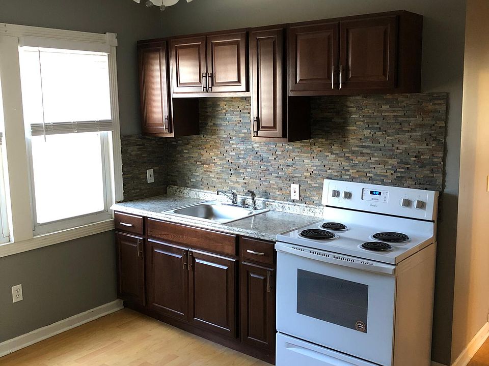 1st image of 57 W Hazeltine Ave