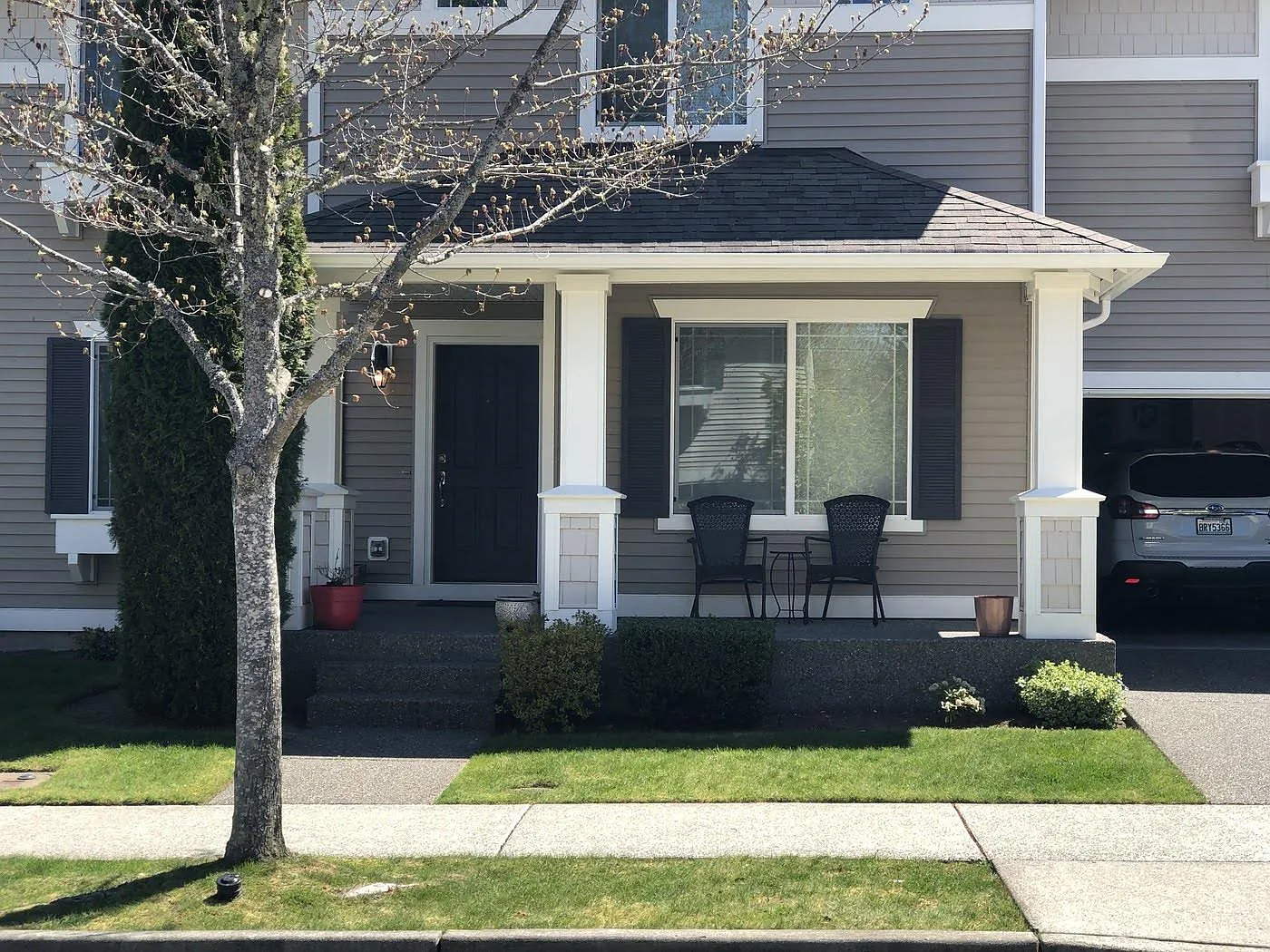 4 bed, 3.5 bath, 2850 sqft, $4,500 — Photo 2