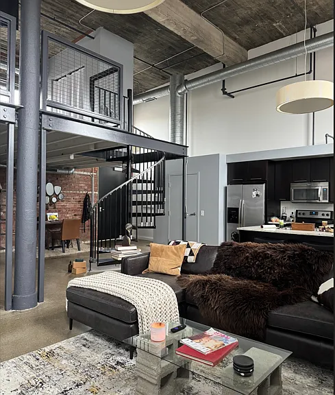 Day Companies Short North — Photo 39