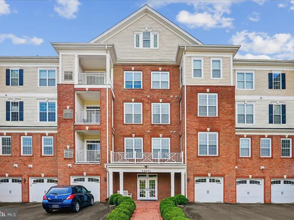 44605 York Crest Ter APT 401, Ashburn, VA 20147