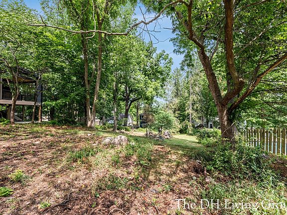 4th image of 7259 Bradfield St SE