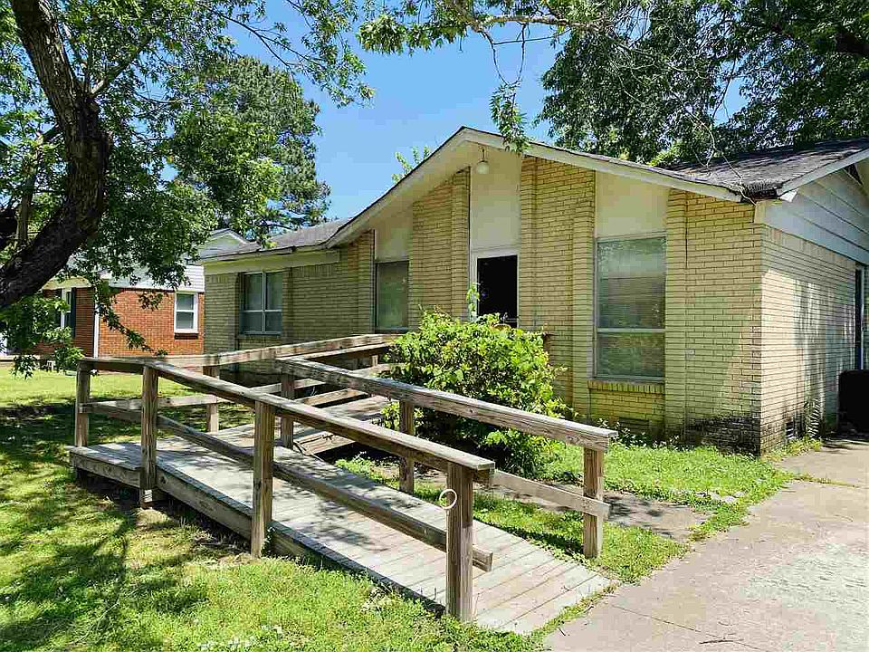 1st image of 1038 Hungerford St