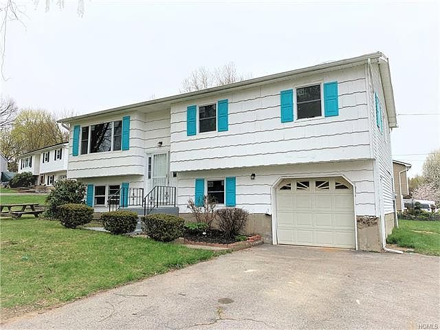 1st image of 302 Cloverdale Ct