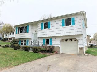 302 Cloverdale Ct, New Windsor, NY 12553