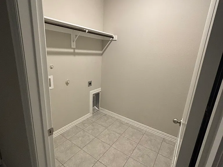 907 Swift Dr #1 — Photo 5