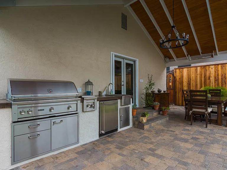 1312 S Orange Grove Ave — Photo 8