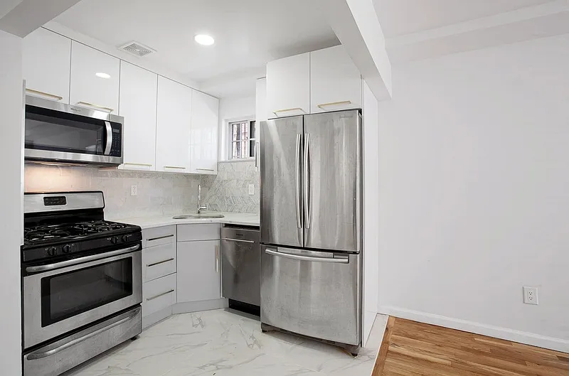 3 bed, 2.0 bath, 1200 sqft, $3,500 — Photo 4