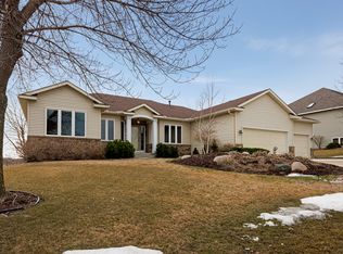 1709 Park Point Rd, Waconia, MN 55387