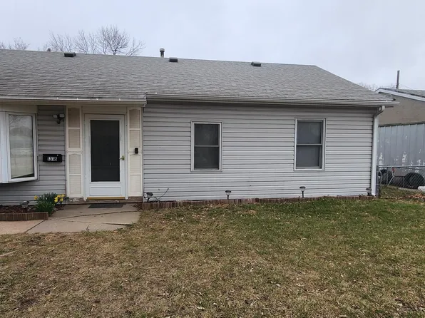 1318 Lindwood Dr, Carter Lake, IA 51510