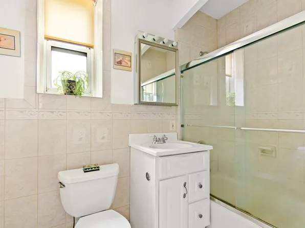 45 Plaza Street West image 6 of 8