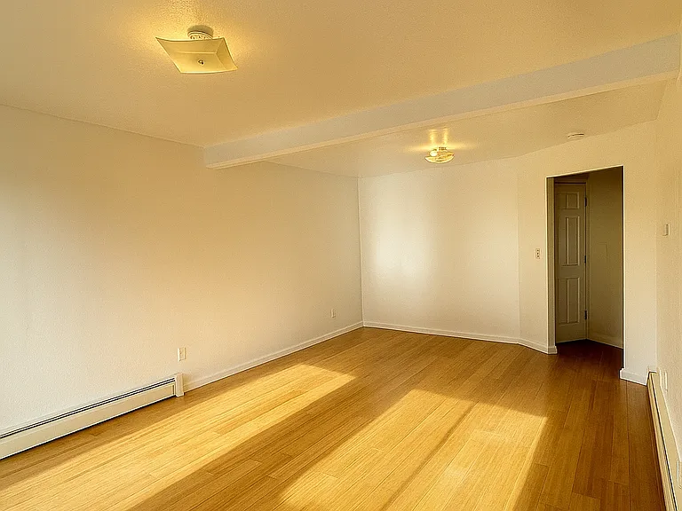 140 W 14th Ave #B — Photo 3