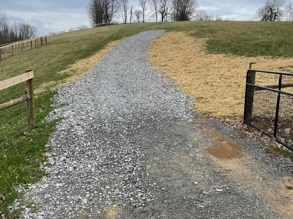 6725 Wades Mill Rd, Mount Sterling, KY 40353