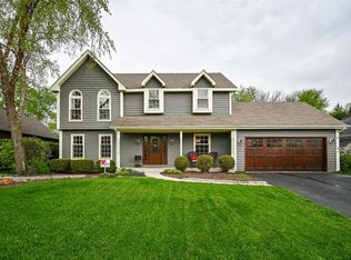 1837 Golden Pond Ln, Wheaton, IL
