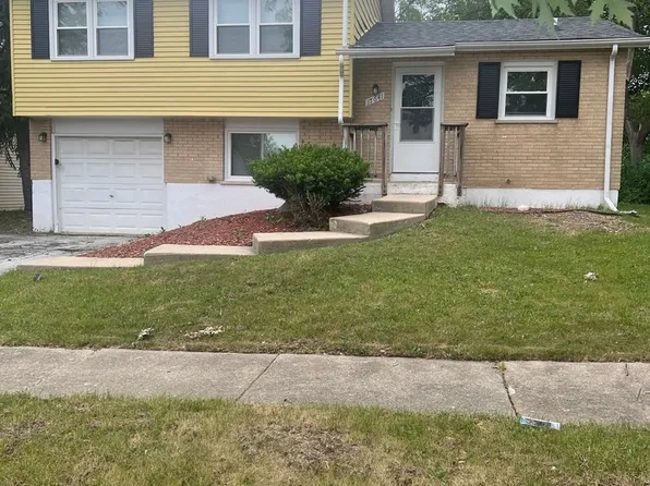 17641 Winston Dr, Country Club Hills, IL 60478