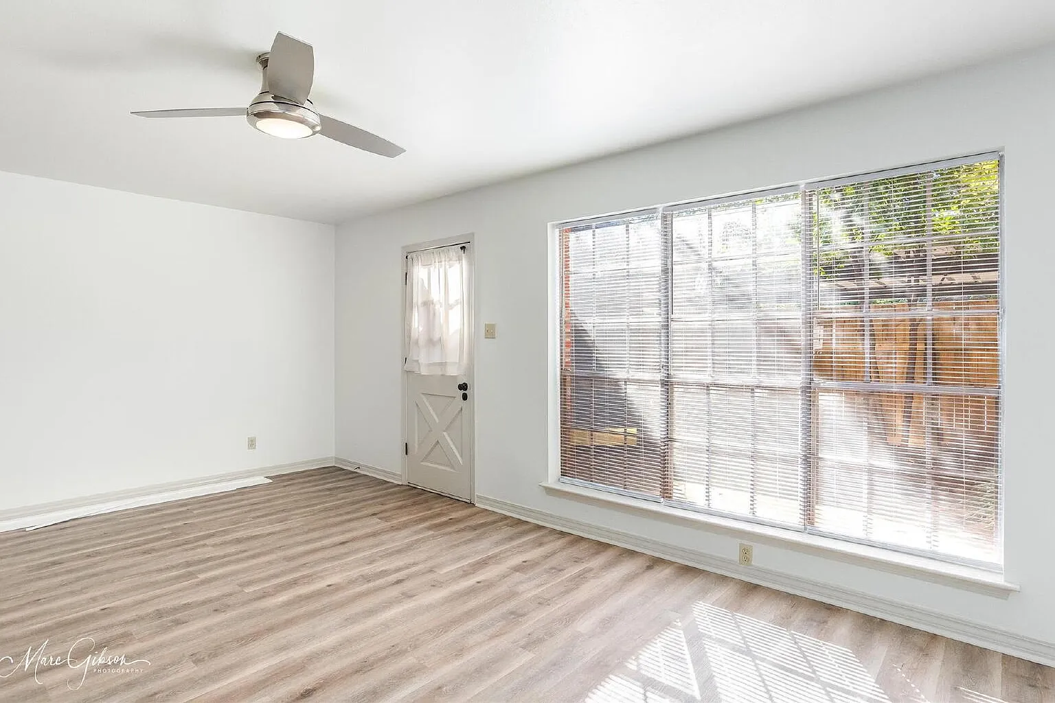 2 bed, 2.0 bath, 1376 sqft, $1,300 — Photo 4