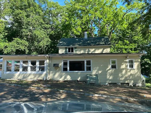 72 N Country Rd — Photo 2