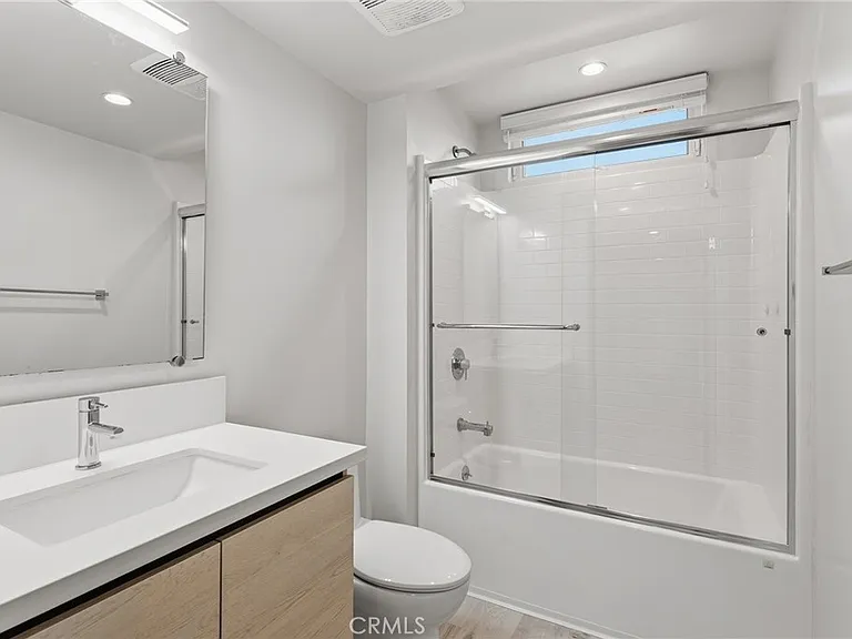 5820 La Mirada Ave #402 — Photo 20