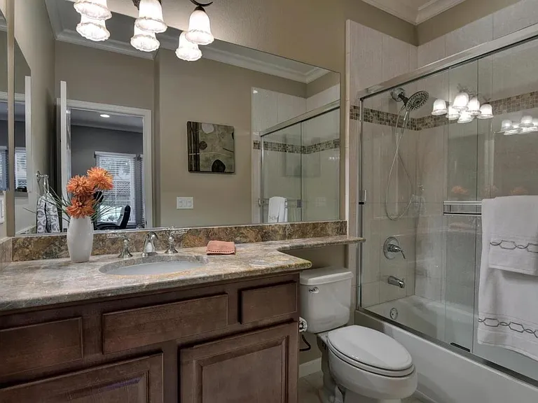 2218 Woodberry Ln — Photo 12