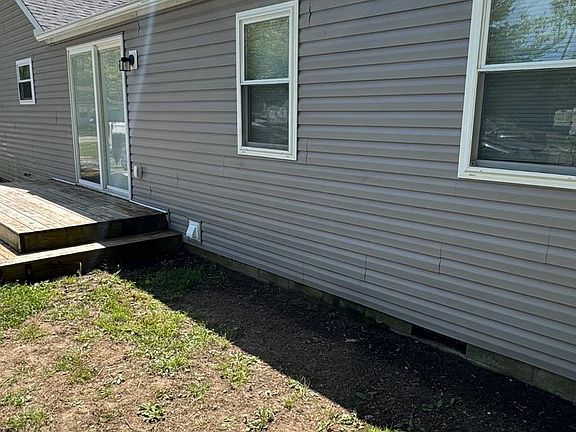 5th image of 2389 White Oak Rd