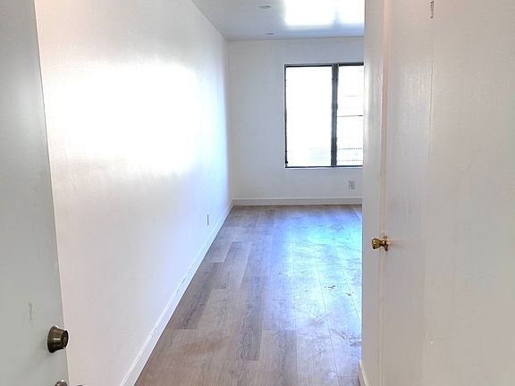 3rd image of 1333 N Fuller Ave