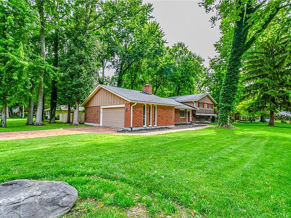 3rd image of 2425 Westlawn Dr