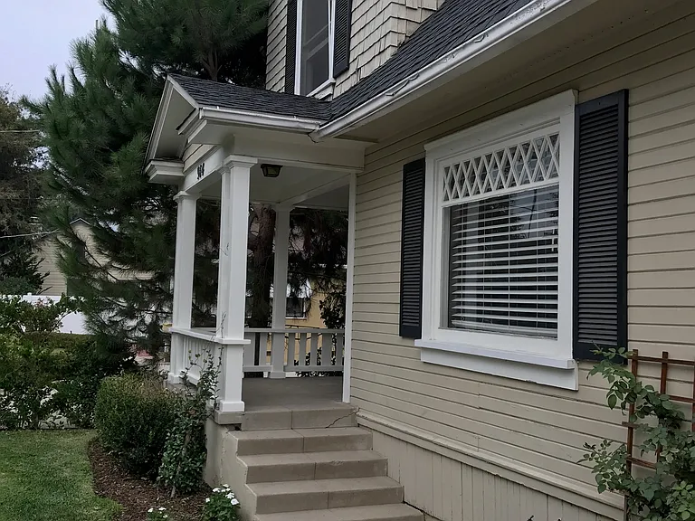914 S Los Robles Ave — Photo 2