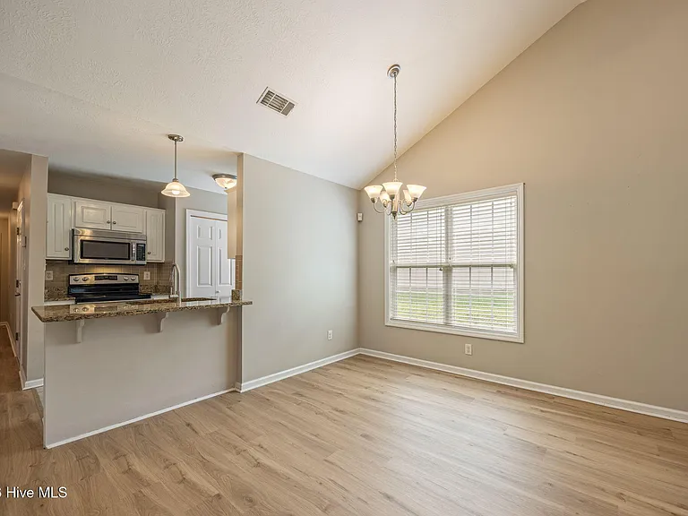 435 Northrop Pl — Photo 20