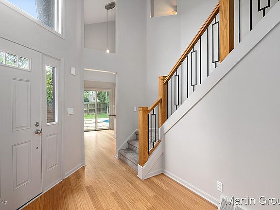 5th image of 1748 Vesta Ln SE