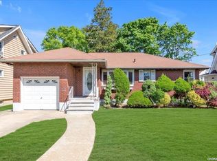 17 Homan Blvd, Hempstead, NY 11550