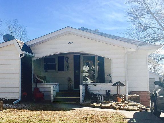 5th image of 1228 Lincoln Ave