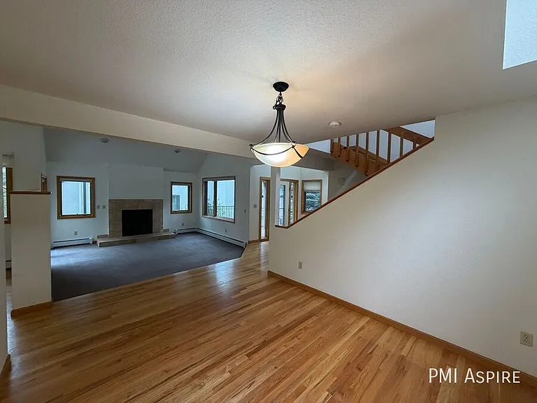 1940 Tincup Ct — Photo 10