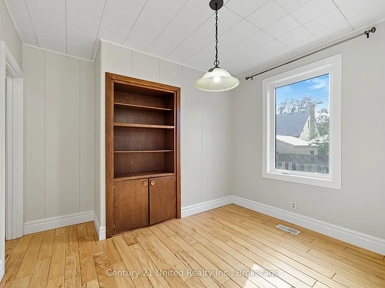 559 Hamilton St — Photo 14