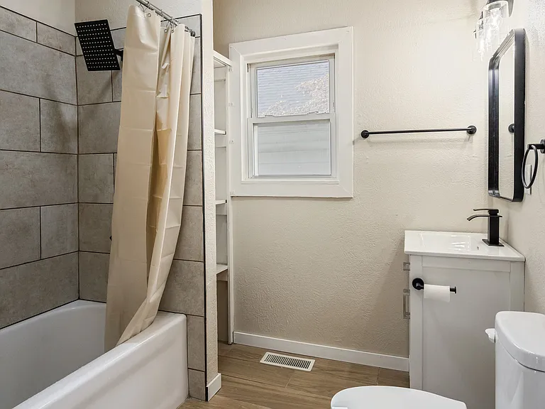 1012 E Taylor St — Photo 7