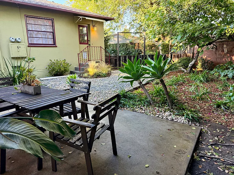 Laverna Ave — Photo 27