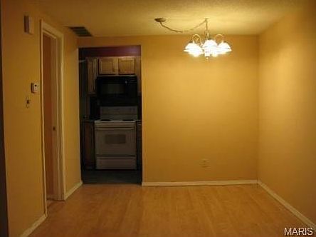 4th image of 1602 Amblewood Dr #1