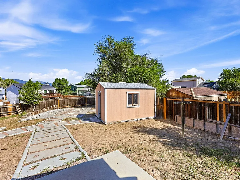 701 Autumn Pl — Photo 21
