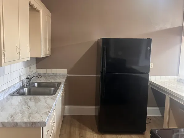 232 W High St #2, Womelsdorf, PA 19567